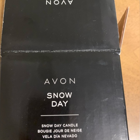 Snow Day 3-Wick Candle, Glass Jar, New In Box - Picture 12 of 12
